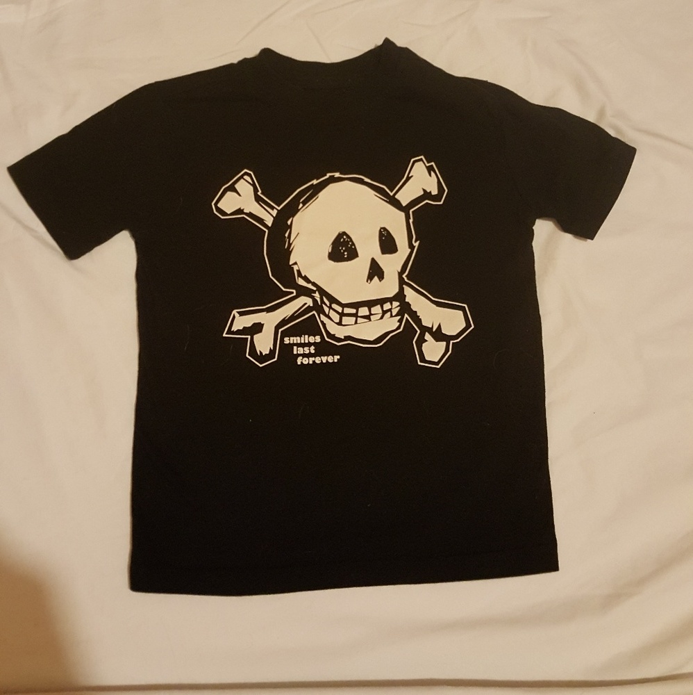 Smiling Skull tshirt